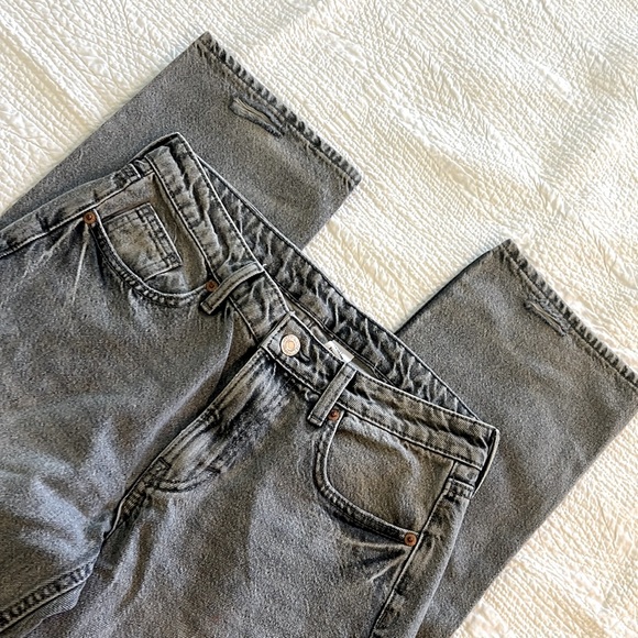 H&M Grey Wash Straight Cut Jeans - Picture 3 of 7